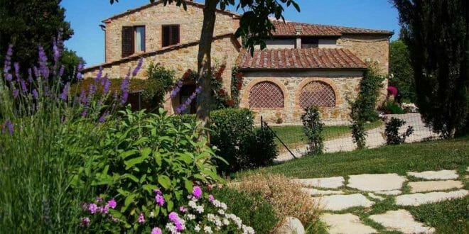 La palazzina di Podere Monti, a Casole d'Elsa