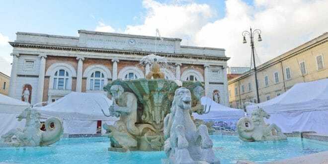 Capodanno a Pesaro, la piazza